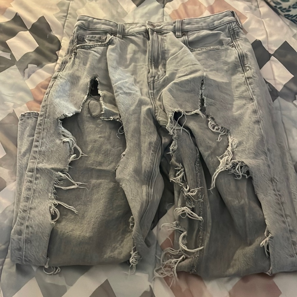 I’m selling boyfriend jeans